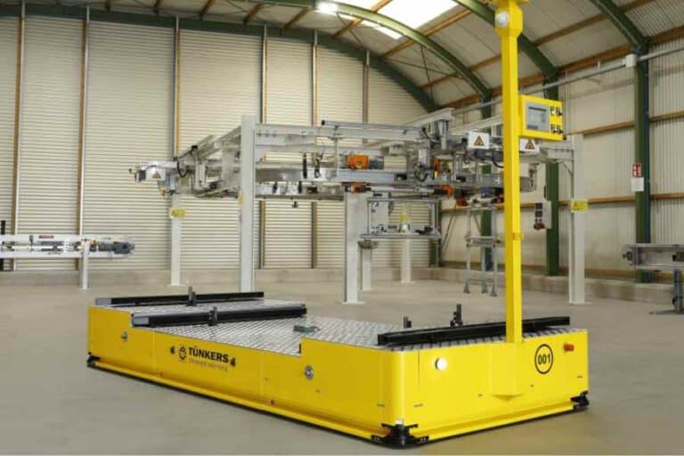 AGVs em operação industrial