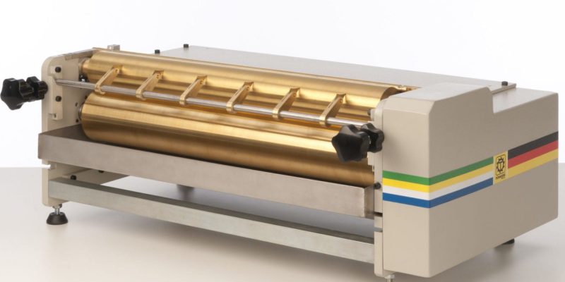 máquina de aplicação de cola da marca tunkers com acessório de pressão